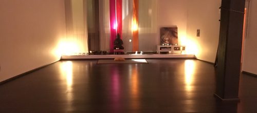 Bei uns in der YogaUnity<br>gibt es…